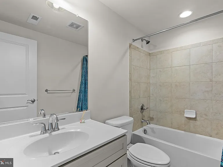 22237 Fulmer Ave — Photo 29