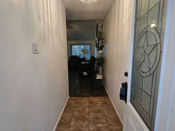 3rd image of 304 Cherry Ct