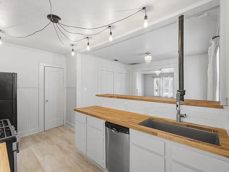 4617 Lafayette Ave — Photo 17