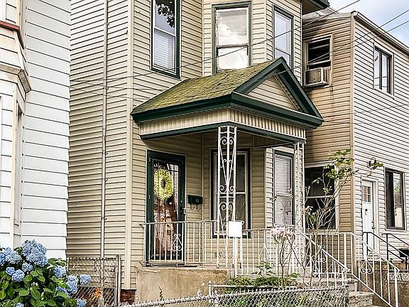3rd image of 132 Boyd Ave
