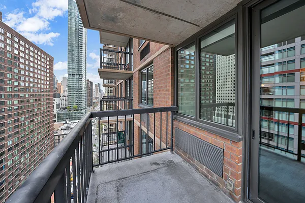 Sold by Keller Williams NYC | media 18