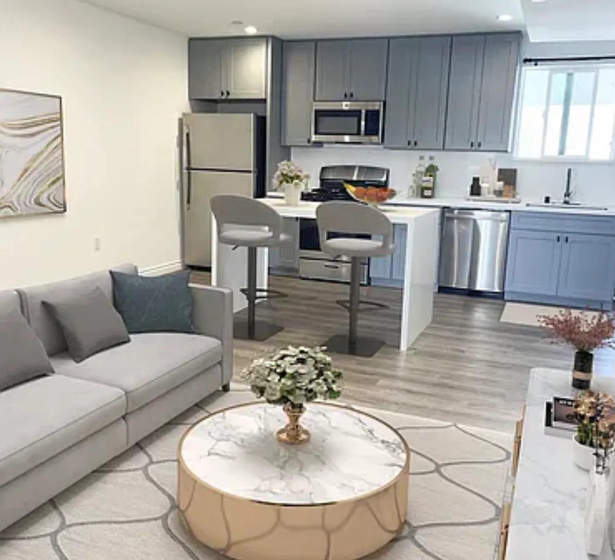 5731 Lexington Ave — Photo 1