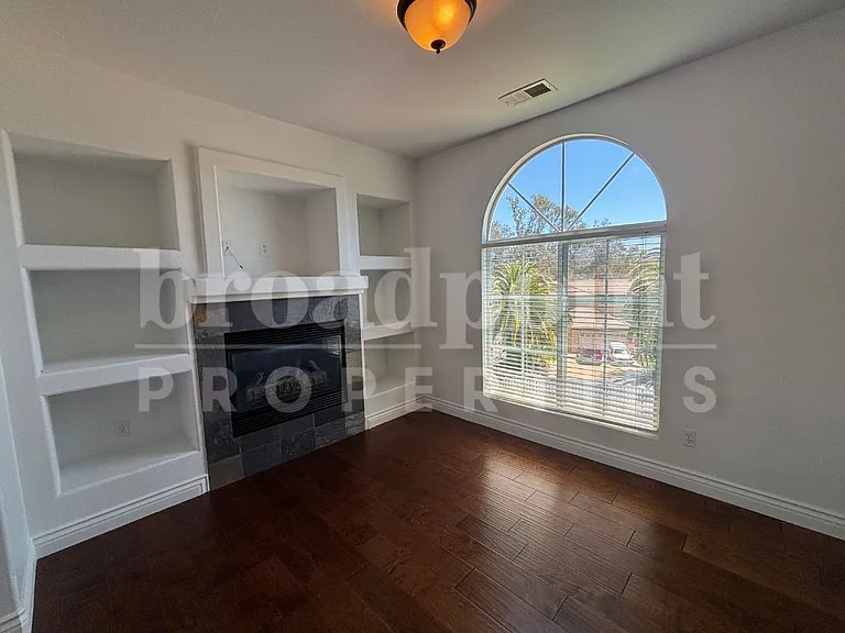 637 Oak Glade Dr — Photo 10