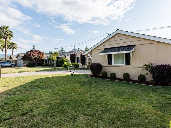 4th image of 1551 Phantom Ave