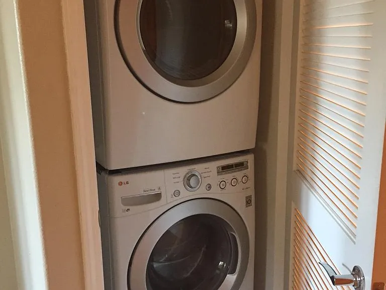 Included Washer /Dryer