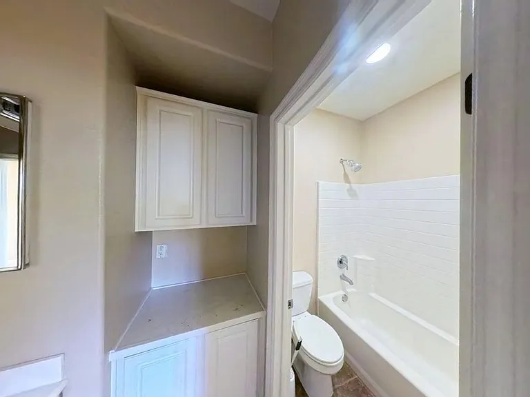 7912 E Hampshire Rd — Photo 17