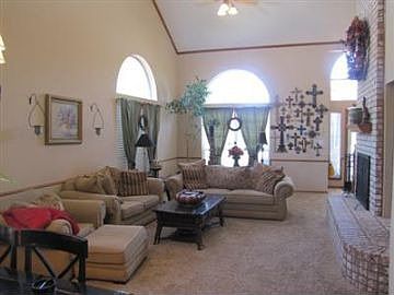 4th image of 8419 Vista Verde Pl NW