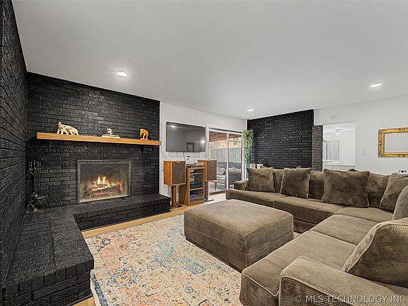 4th image of 3762 S Darlington Ave