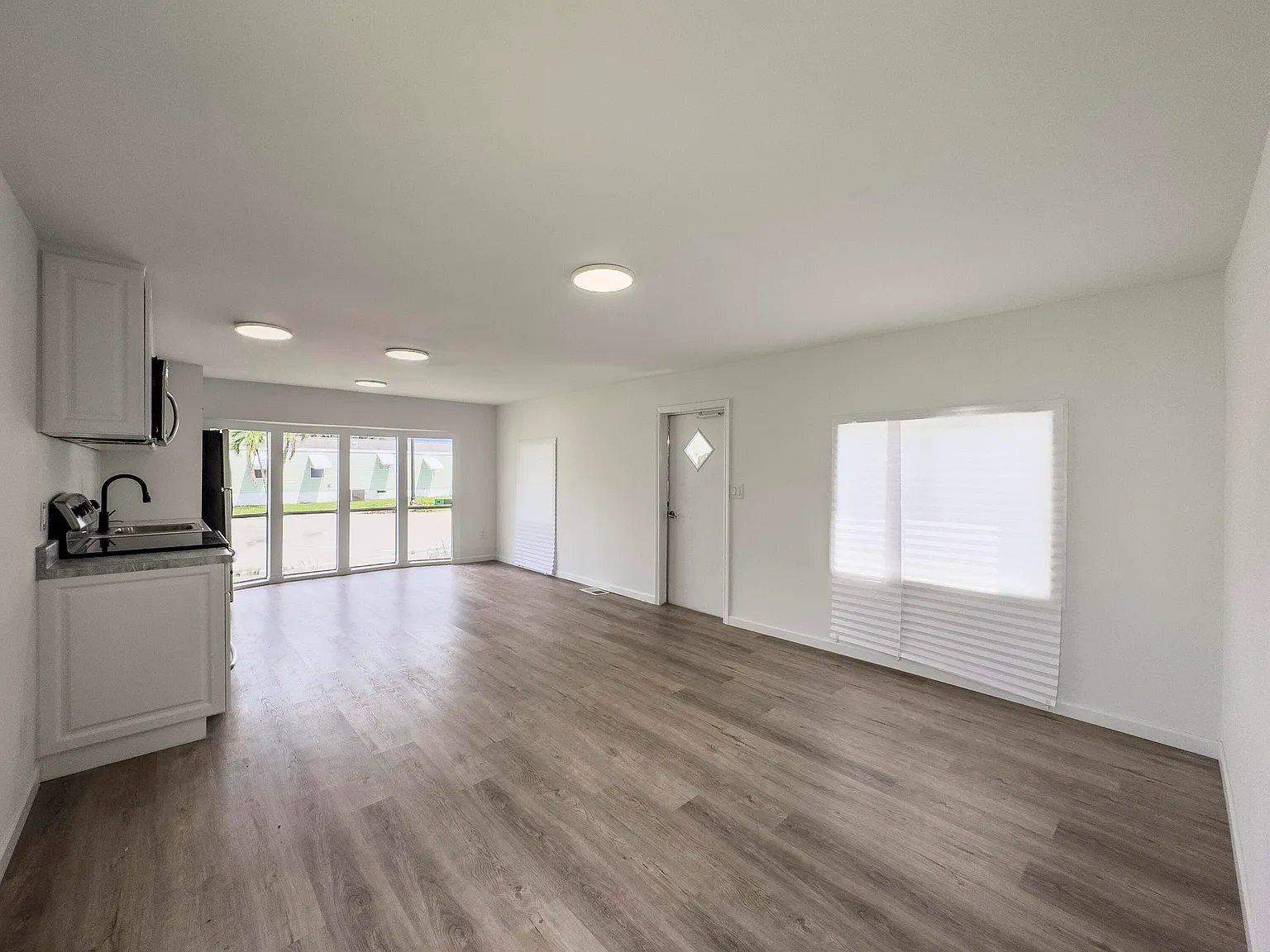 2 bed, 2.0 bath, 600 sqft, $1,750 — Photo 4