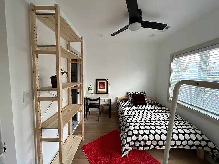 1114 Penn St NE #3 — Photo 16