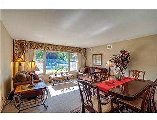 4th image of 343 N Coquillard Dr