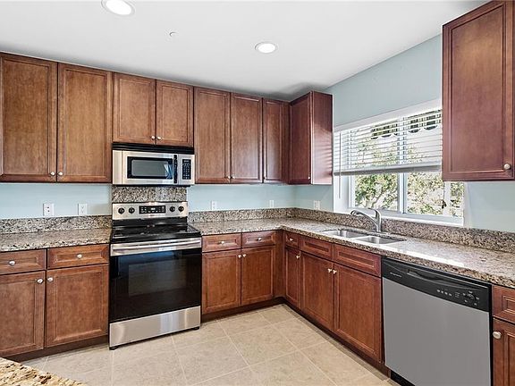 2nd image of 708 SE 15th St APT 3