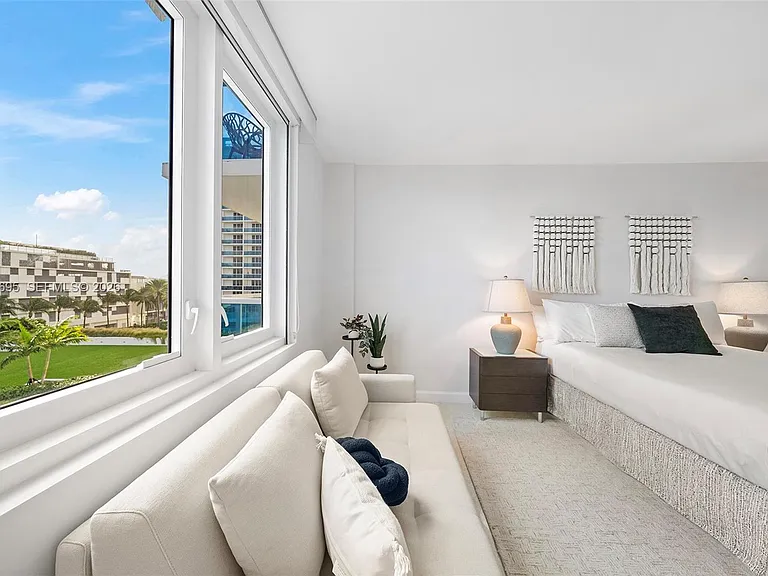 2301 Collins Ave #408 — Photo 34