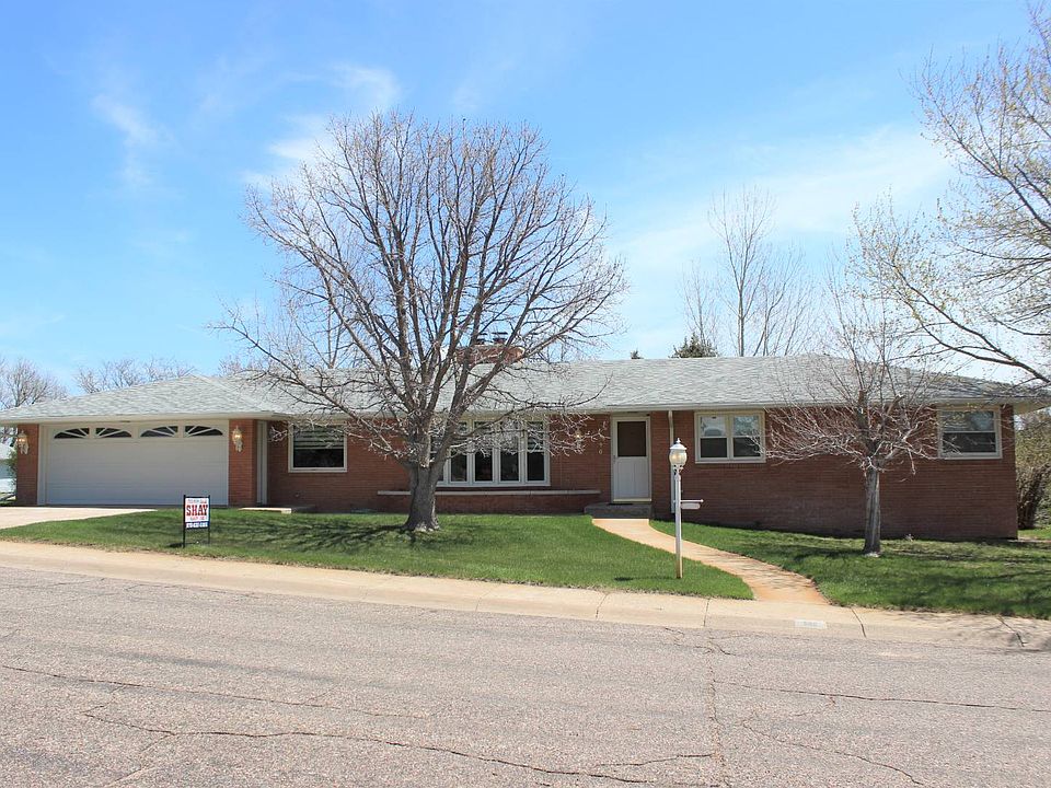 1st image of 590 Dana Ave