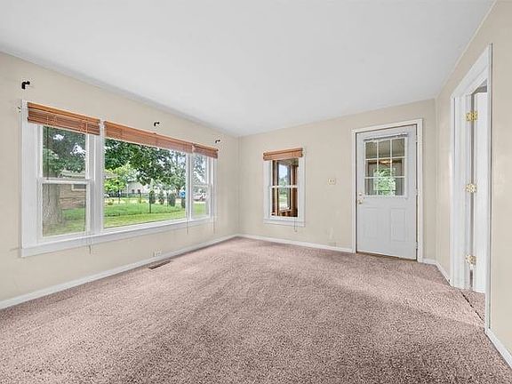 5th image of 333 E Front St