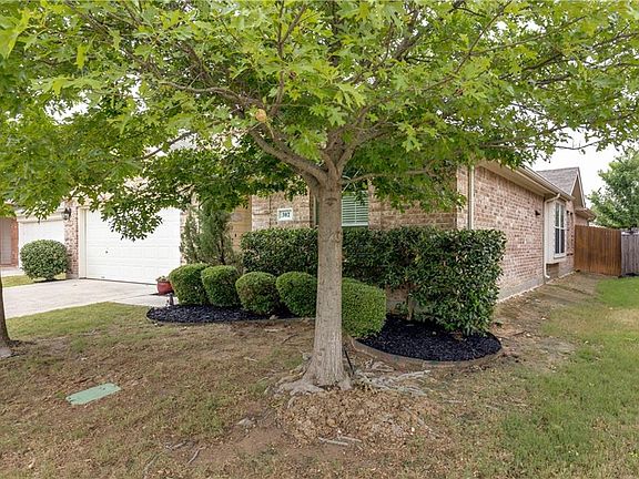 3rd image of 302 Bradbury Dr