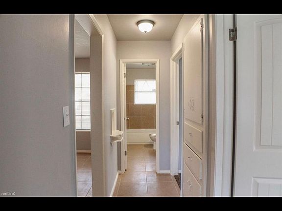 3rd image of 3612 SE 27th St