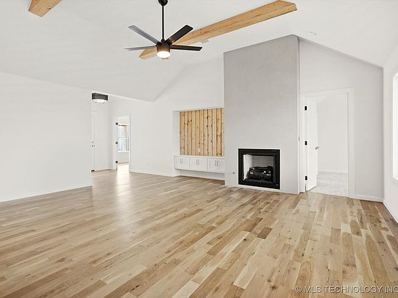 5th image of 2706 E Rockford Pl