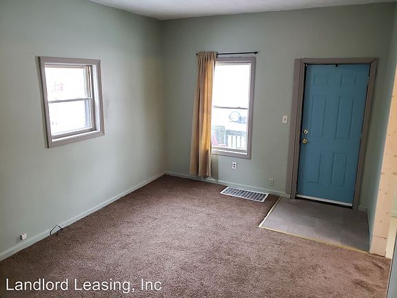 2nd image of 688 W 13th St