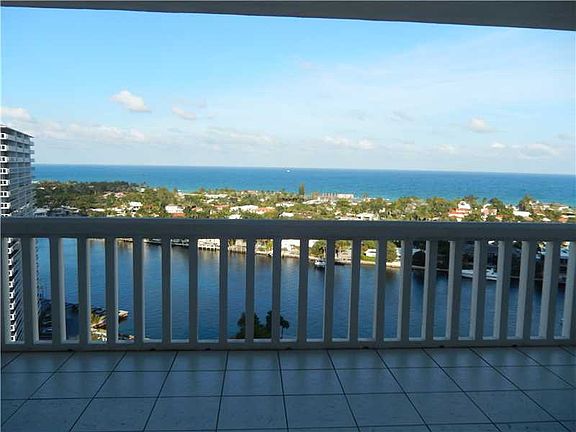 2nd image of 20201 E Country Club Dr APT 1706