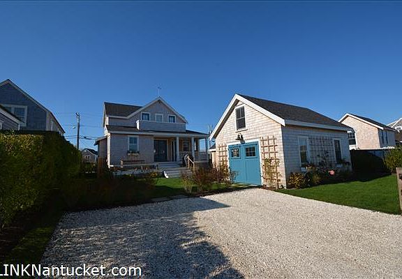 Willard Street entrance