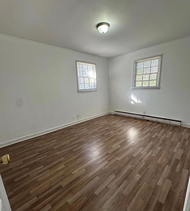 1st image of 221 Sedgefield Ln #B