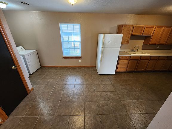 4th image of 218 E 14th St APT F