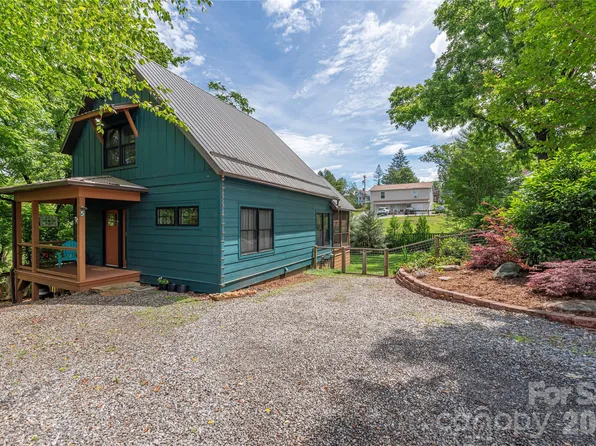 5 Grove St, Weaverville, NC 28787