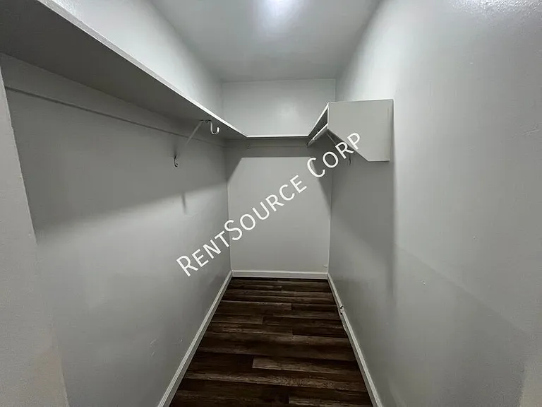 222 E Virginia Way — Photo 19