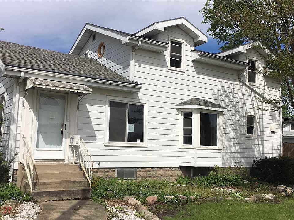 1st image of 504 W 11th St