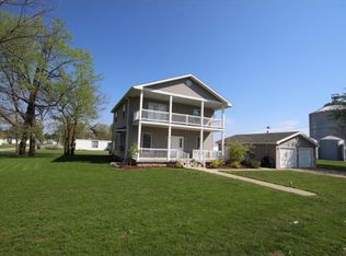 110 Poplar St, Ashmore, IL 61912