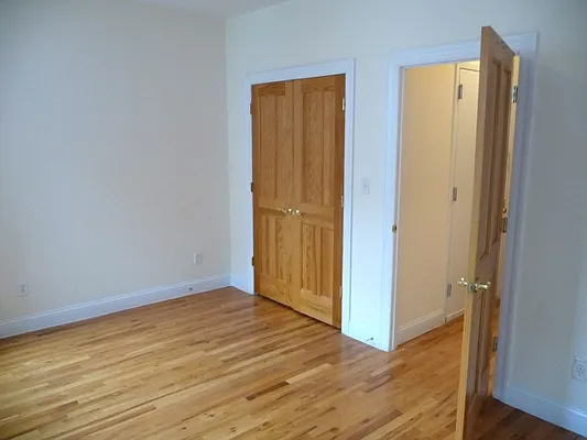 Rented by Perry Associates NYC Inc | media 14