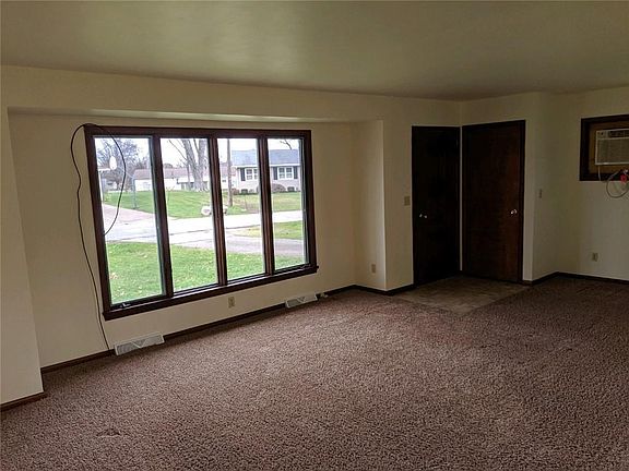 2nd image of 4633 Darcie Dr