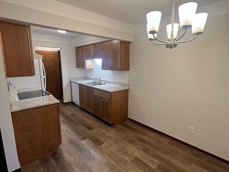 1st image of 8190 Annsbury Dr APT 2