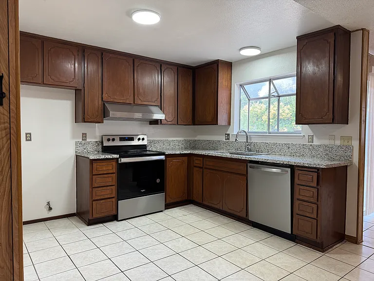 Glendora Ct — Photo 6
