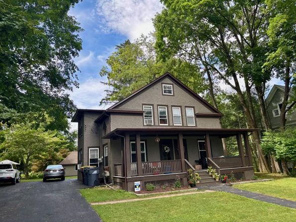 7 Oakland Ct