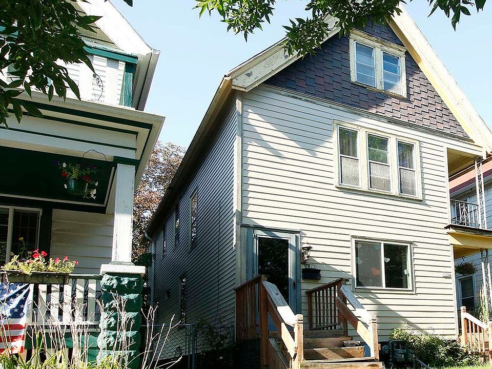 1st image of 1122 E Walworth St #1124