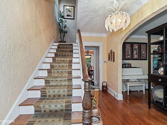 2nd image of 1386 Aloma Ave
