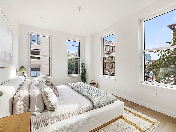4th image of 171 Calyer St APT 5D