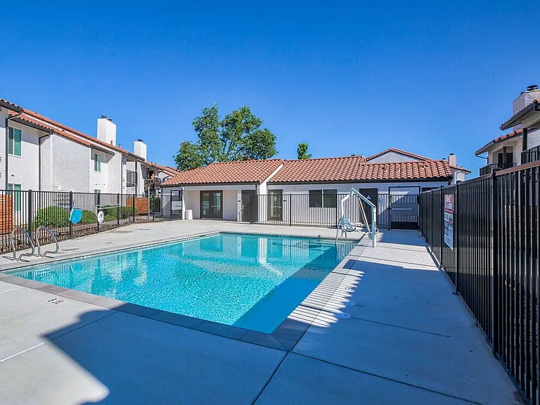 2805 Madrid Ln #101 — Photo 7