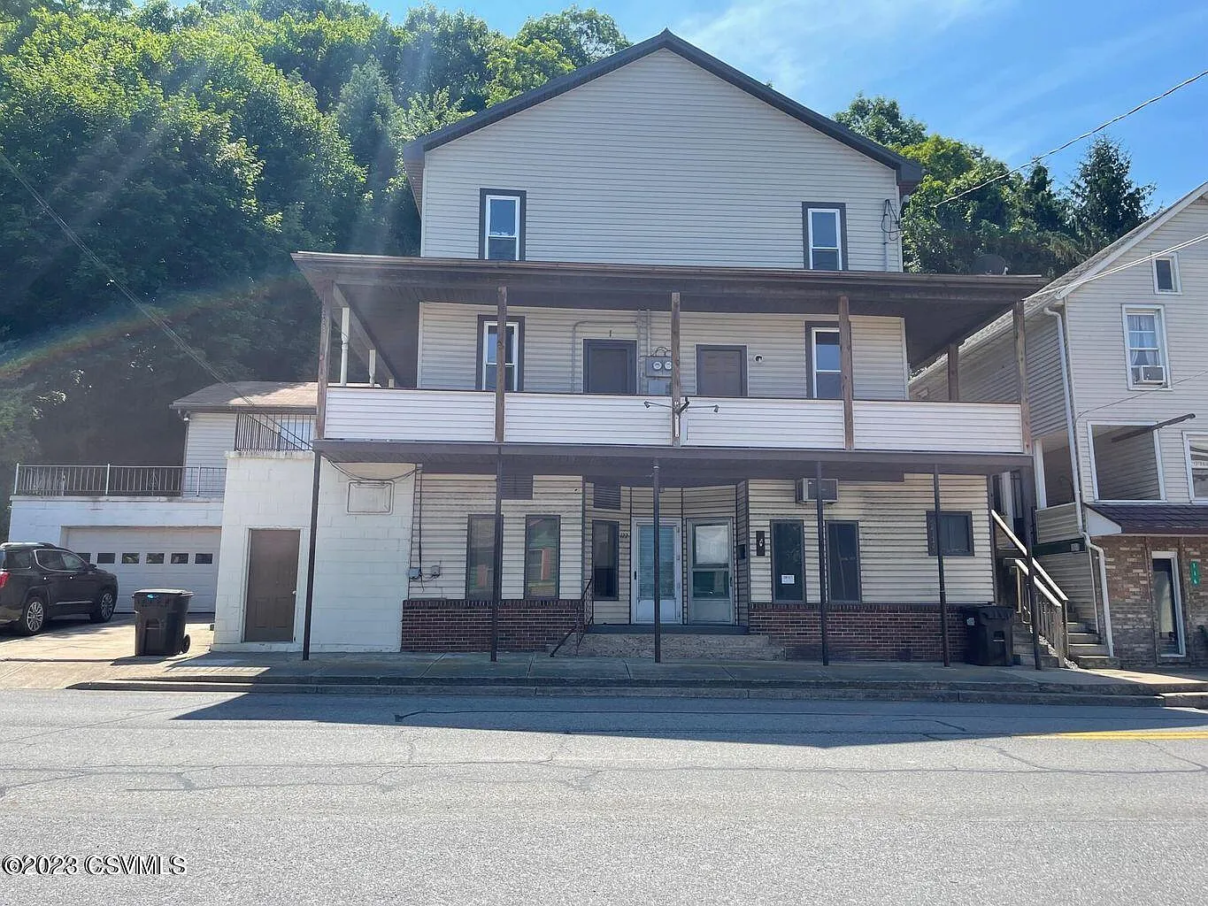 3 bed, 1167 sqft, $950 — Photo 1