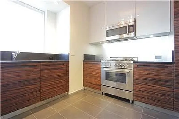 Rented by Domus Realty | media 4