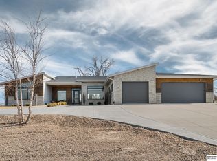 470 Sandy Pointe Ln, Ashland, NE 68003