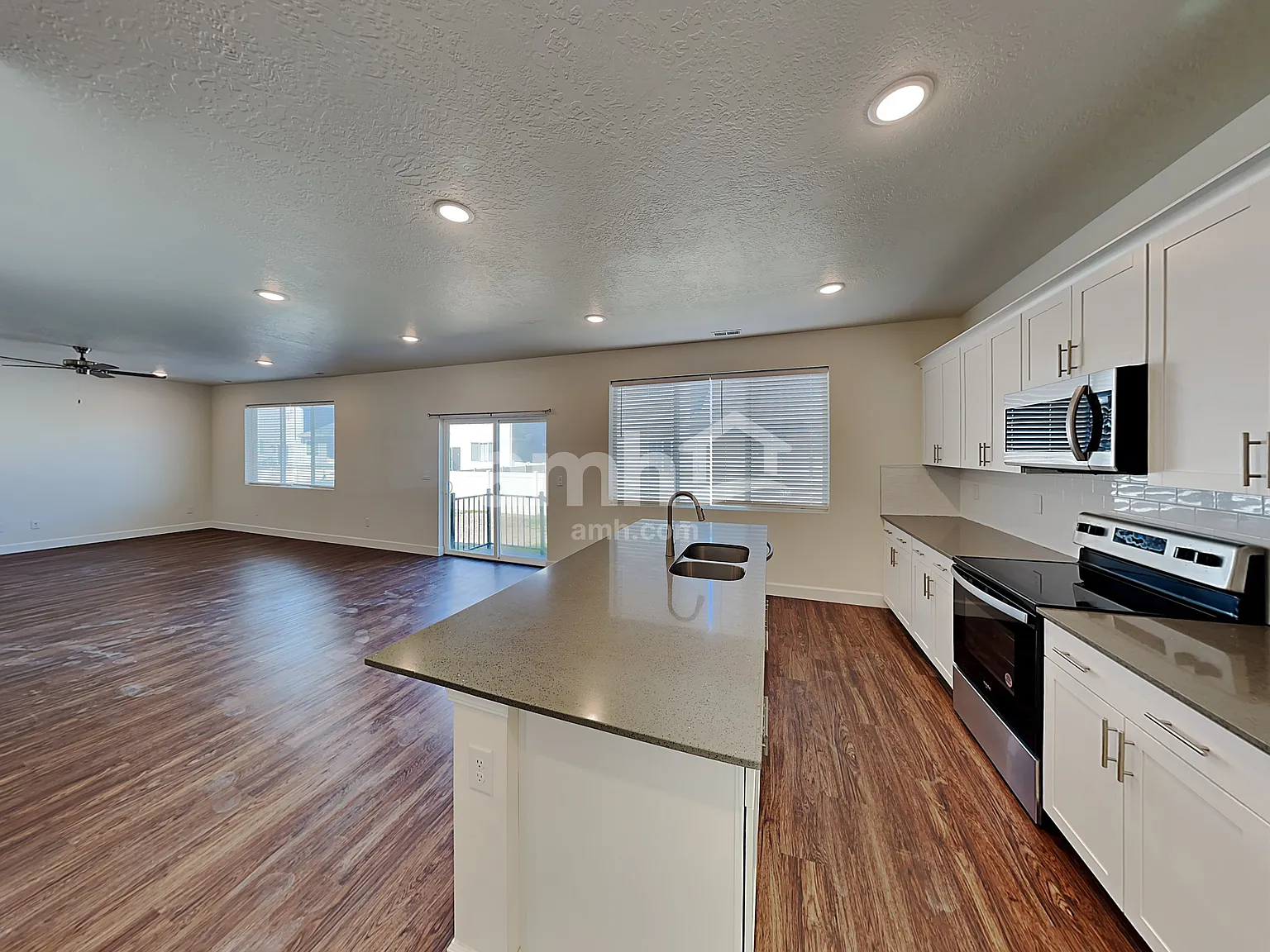 6 bed, 4.0 bath, 2942 sqft, $2,750 — Photo 3