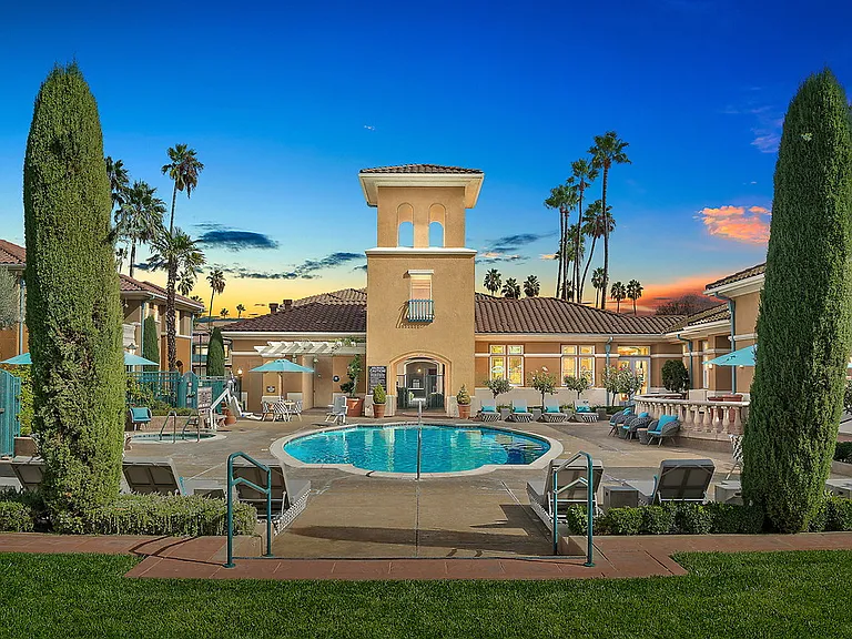 Villa Veneto at Palm Valley — Photo 1