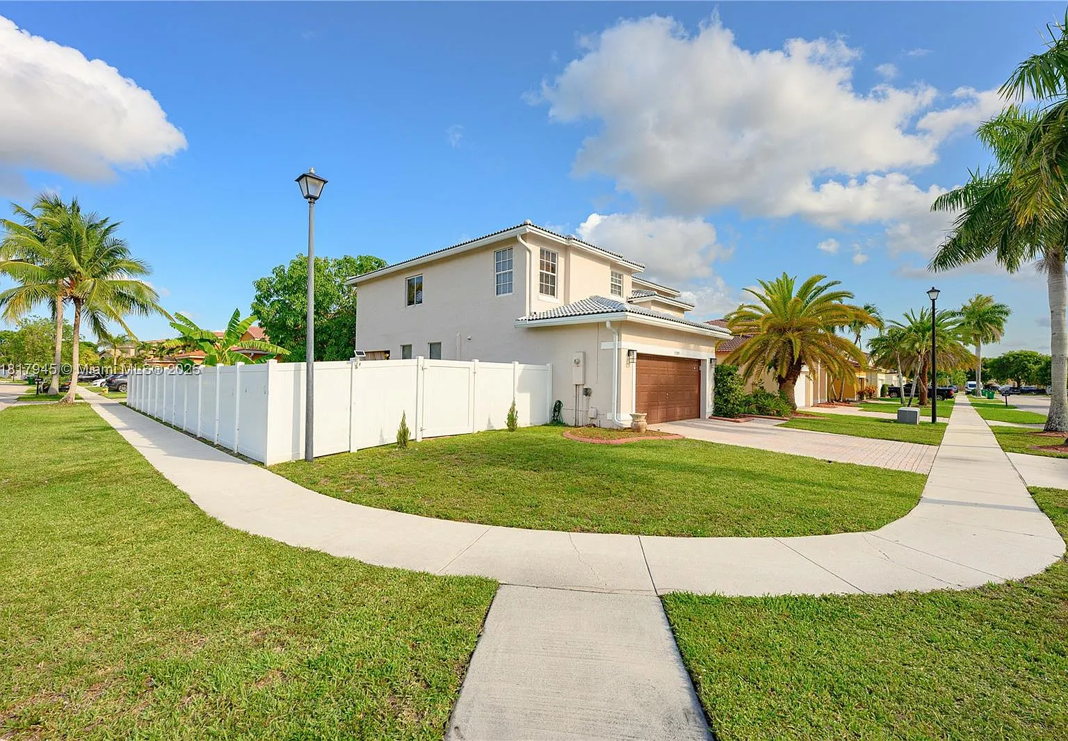 3 bed, 2037 sqft, $4,500 — Photo 3