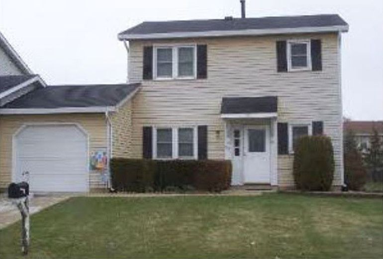 1st image of 372 Hilton Dr