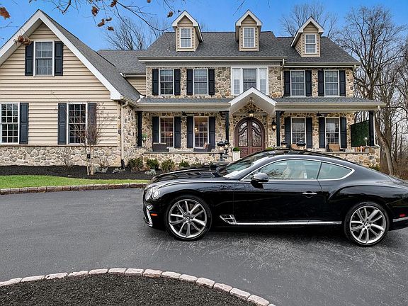 3rd image of 94 Autumn Woods Ln