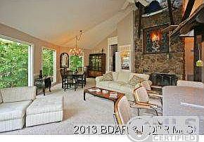 Living Room & Dining Area