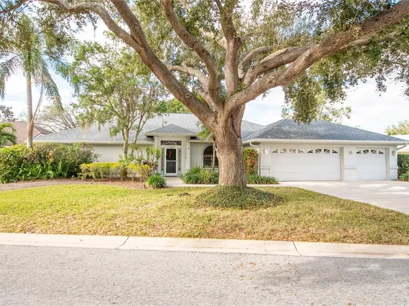 8282 Shadow Pine Way, Sarasota, FL 34238